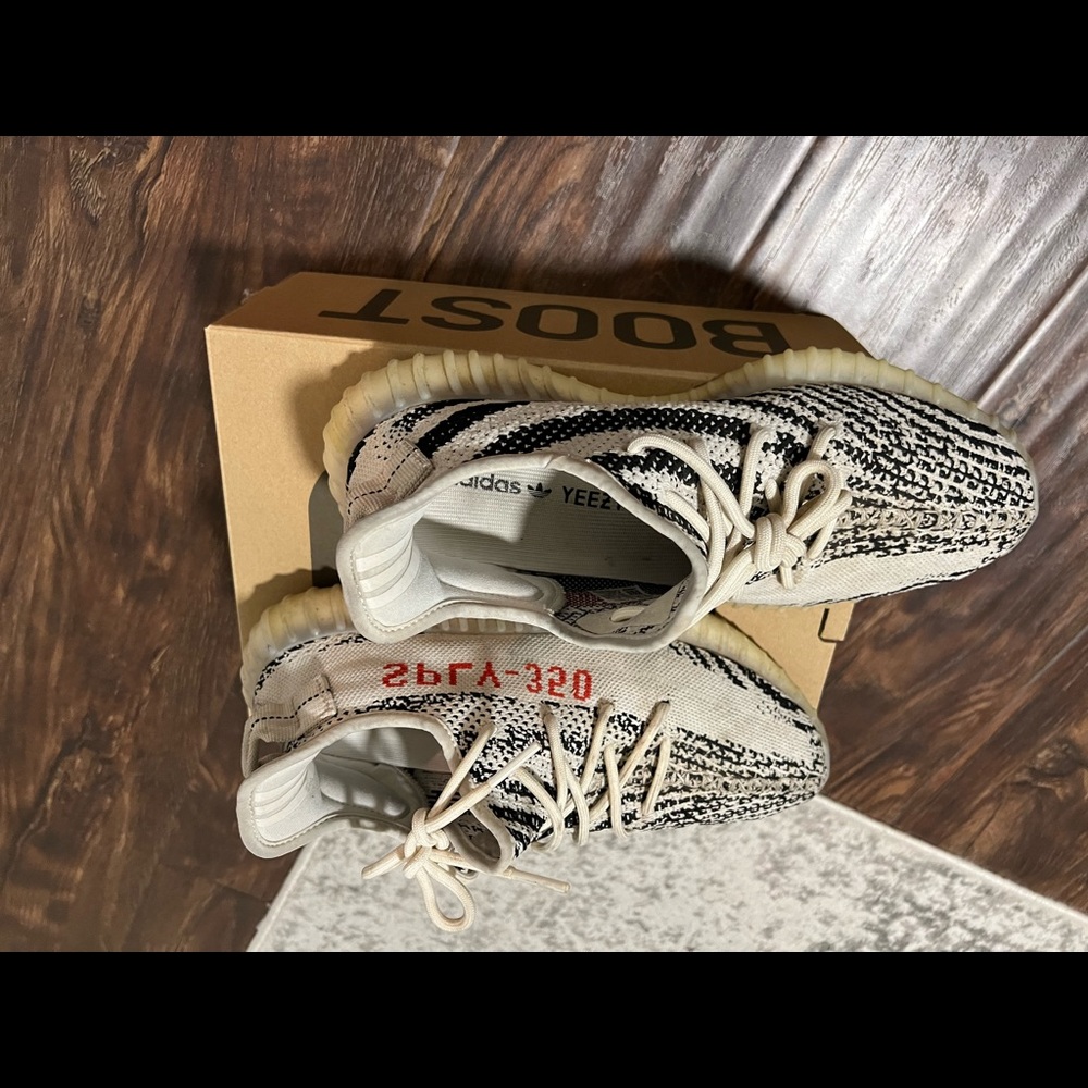Yeezy 305 shoes. Condition is great. Size 8. 100 authentic.